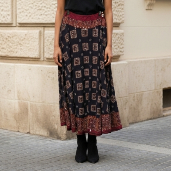 Boutique Dresses & Skirts - Embellished Circle Skirt Size M/L